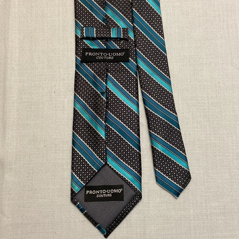 PRONTO UOMO COUTURE Handmade 100% Silk Mens Luxurious Dress Tie - Like New!